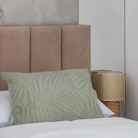 Lejlighed Cozy With Parking & Terrace By Renters *