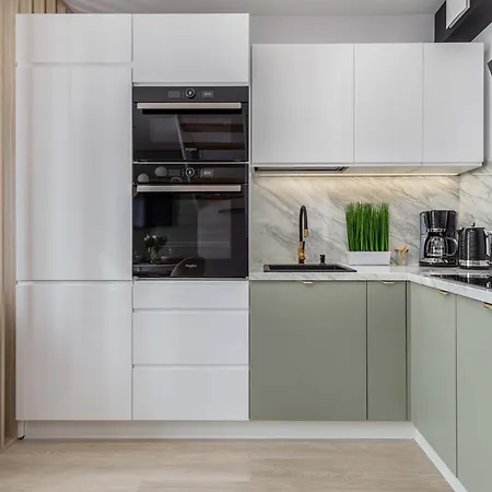 Cozy With Parking & Terrace By Renters