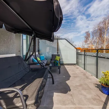 Cozy With Parking & Terrace By Renters Lejlighed